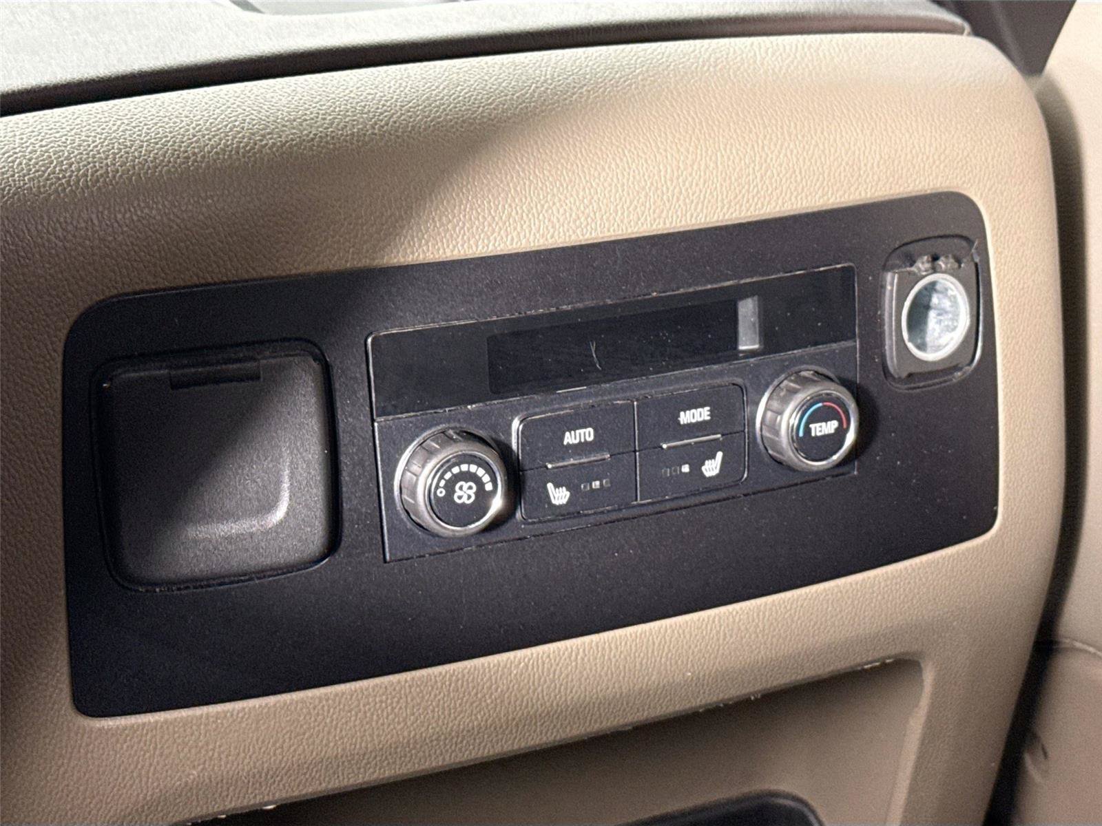Used 2020 Chevrolet Tahoe LT w/ Luxury Package RWD image 40
