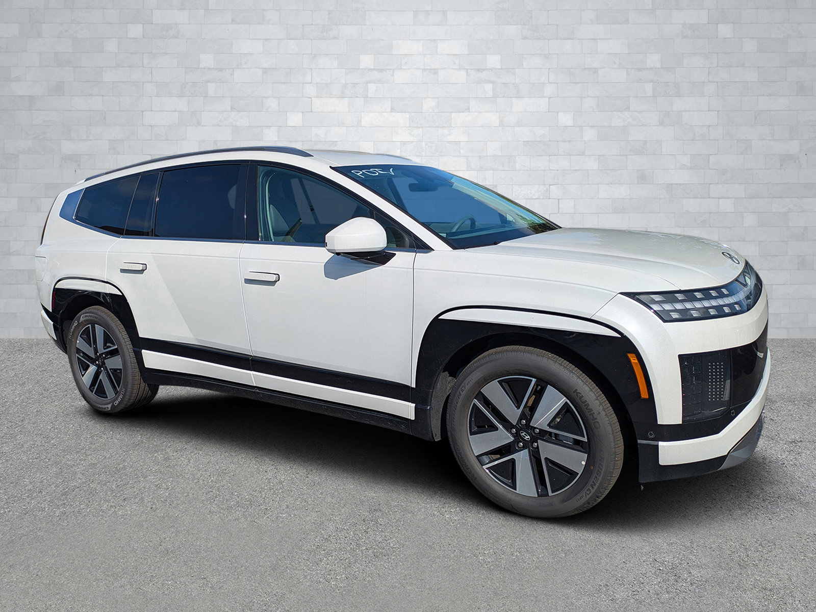 New 2026 Hyundai Ioniq 9 SEL image 2