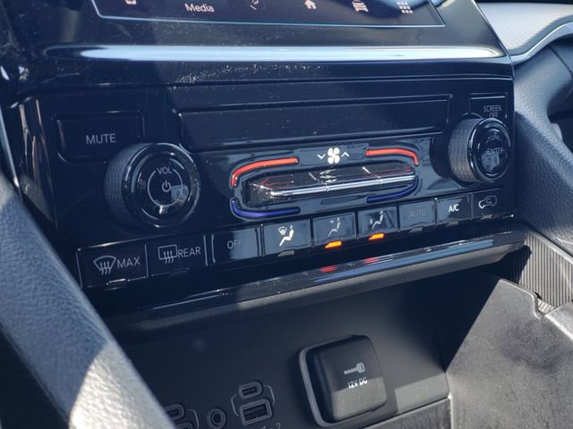 Used 2023 Jeep Grand Cherokee Laredo image 21