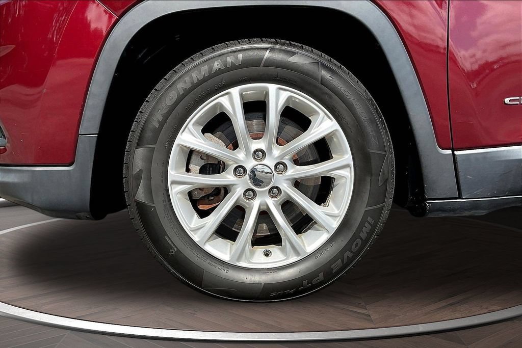 Used 2020 Jeep Cherokee Latitude FWD image 37