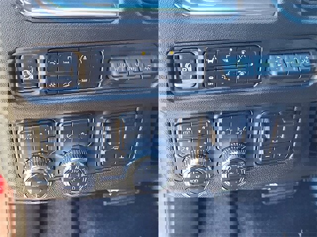 Used 2024 GMC Yukon XL AT4 image 19