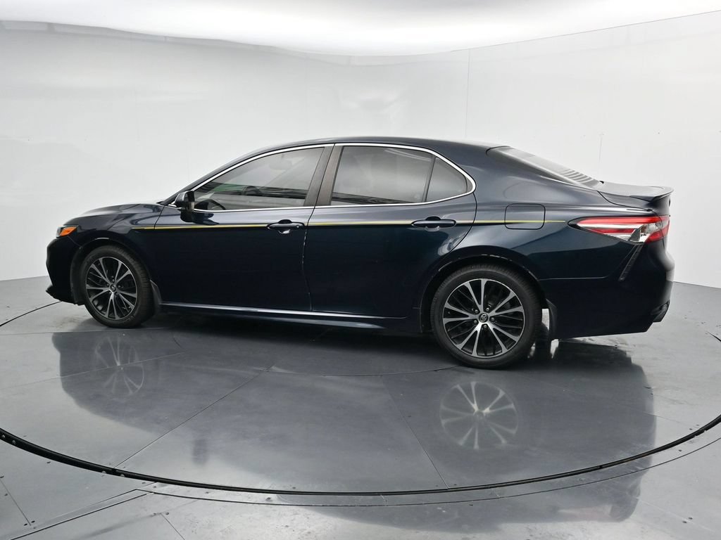 Used 2018 Toyota Camry SE w/ Convenience Package FWD image 5