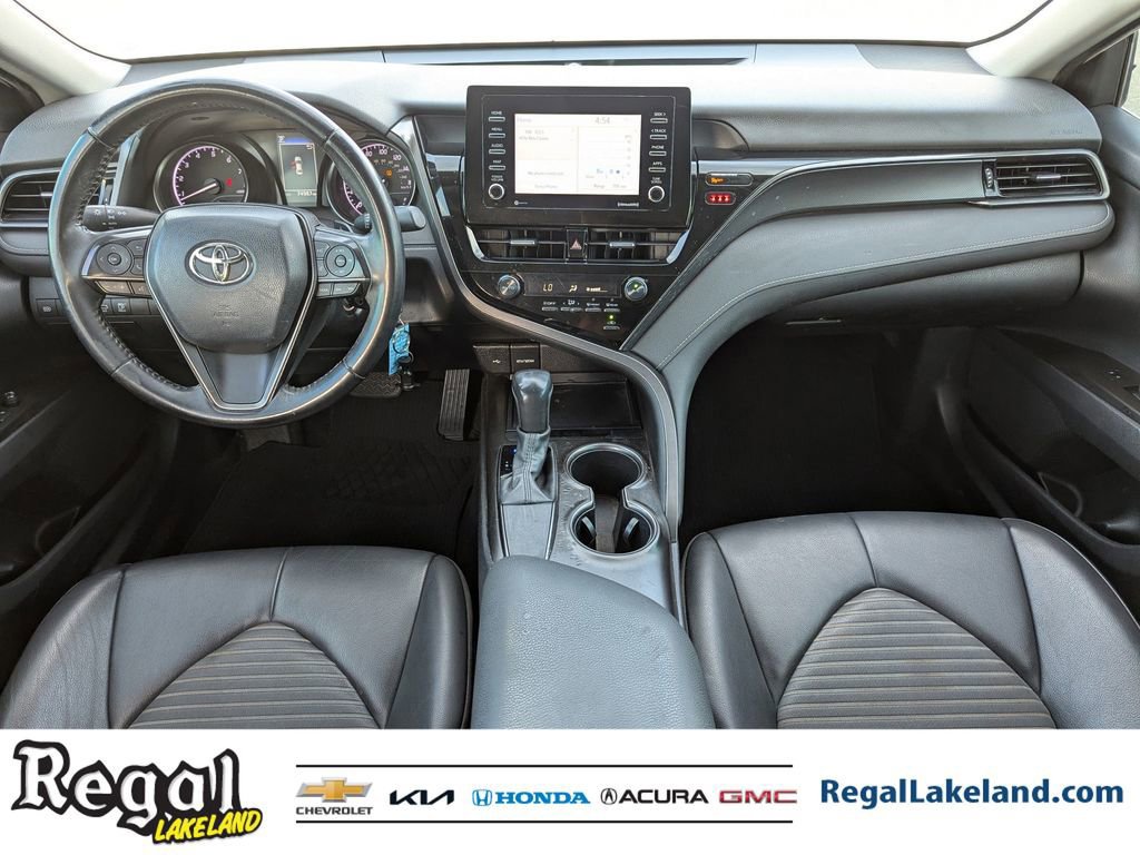 Used 2021 Toyota Camry SE image 11