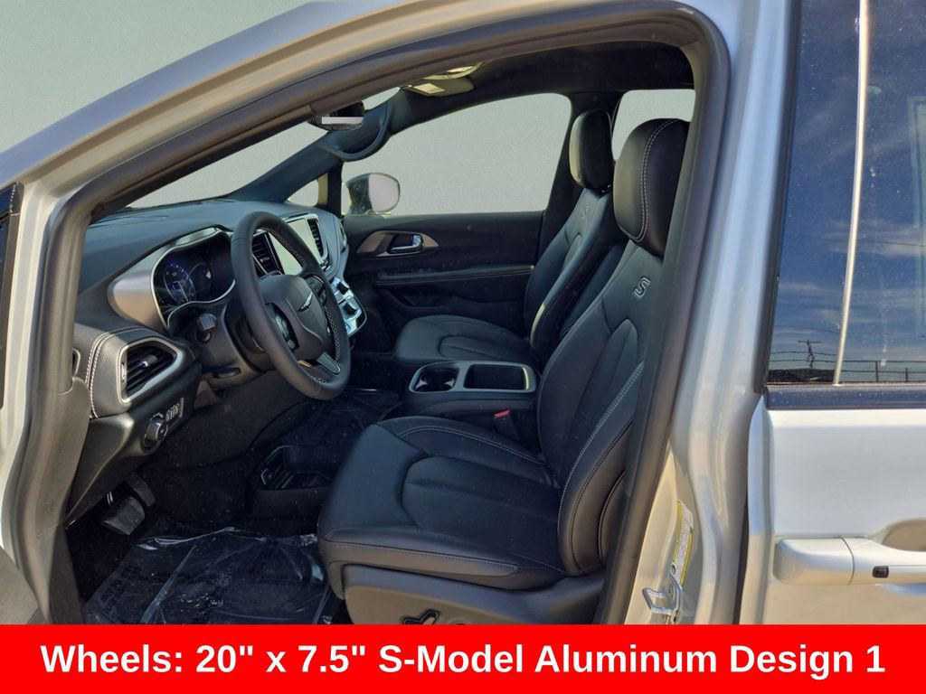 New 2026 Chrysler Pacifica Select w/ S Appearance Package FWD image 10