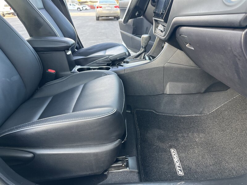 Used 2018 Toyota Corolla XLE w/ Carpet Mat Package (TMS) FWD image 36