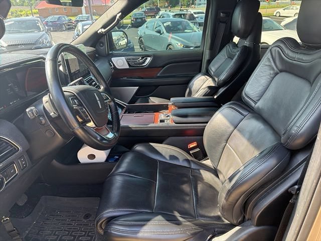 Used 2020 Lincoln Navigator L Reserve w/ Luxury Package AWD/4WD image 5
