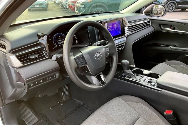 Used 2025 Toyota Camry LE image 17