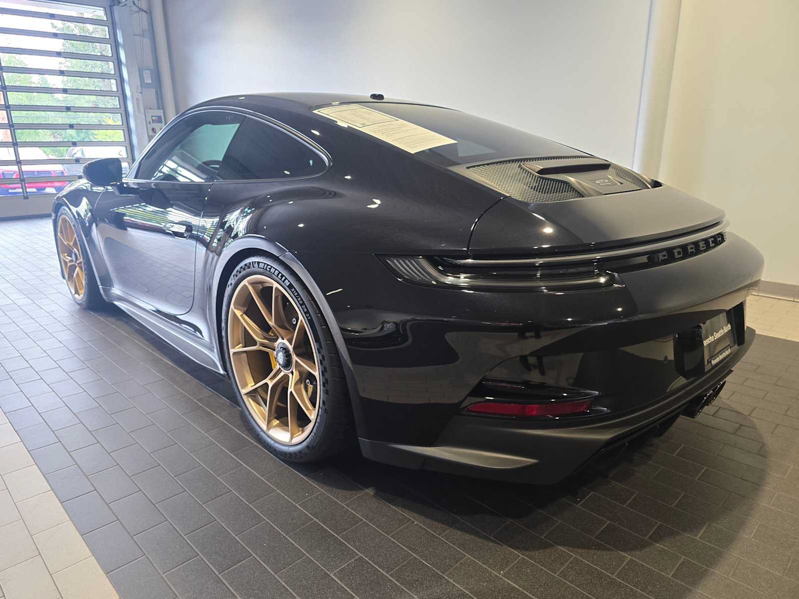 Used 2022 Porsche 911 GT3 RWD image 3