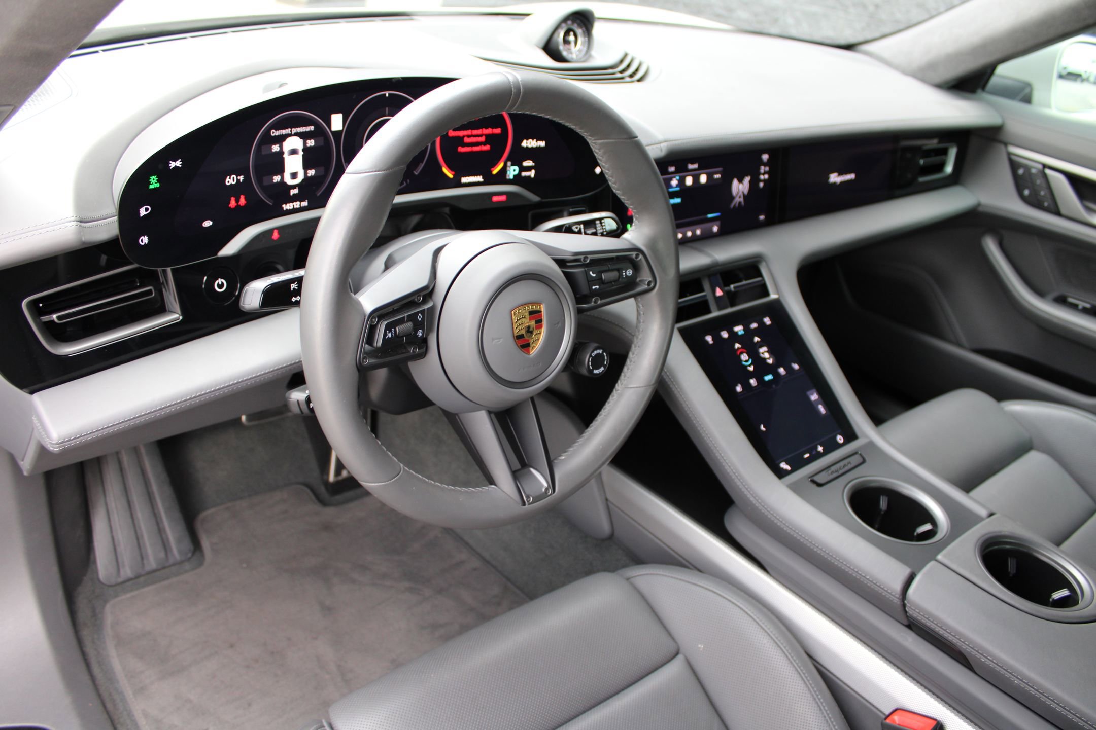 Used 2023 Porsche Taycan GTS image 4