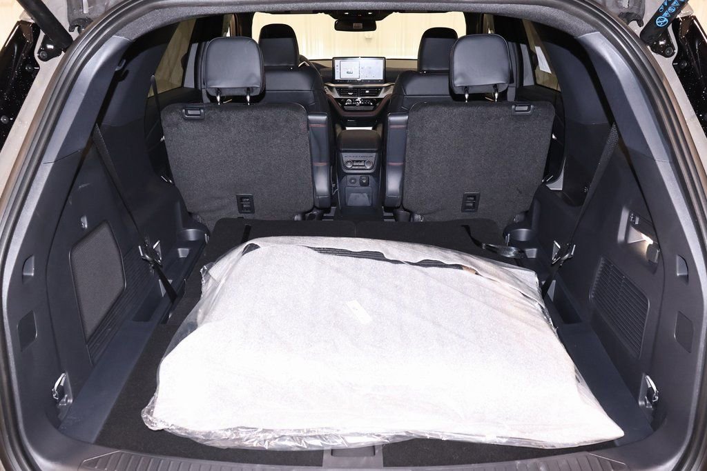 New 2026 Ford Explorer ST-Line w/ ST-Line Street Pack image 34