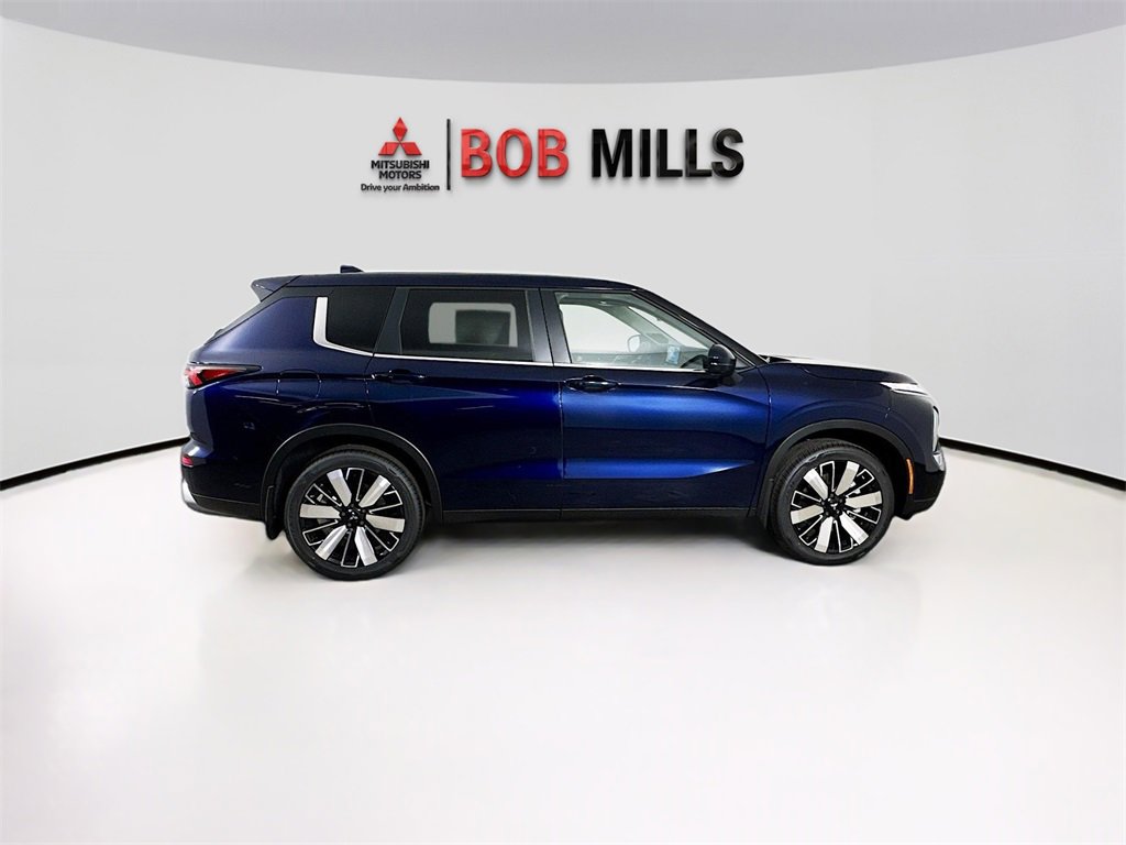 New 2025 Mitsubishi Outlander SE image 8