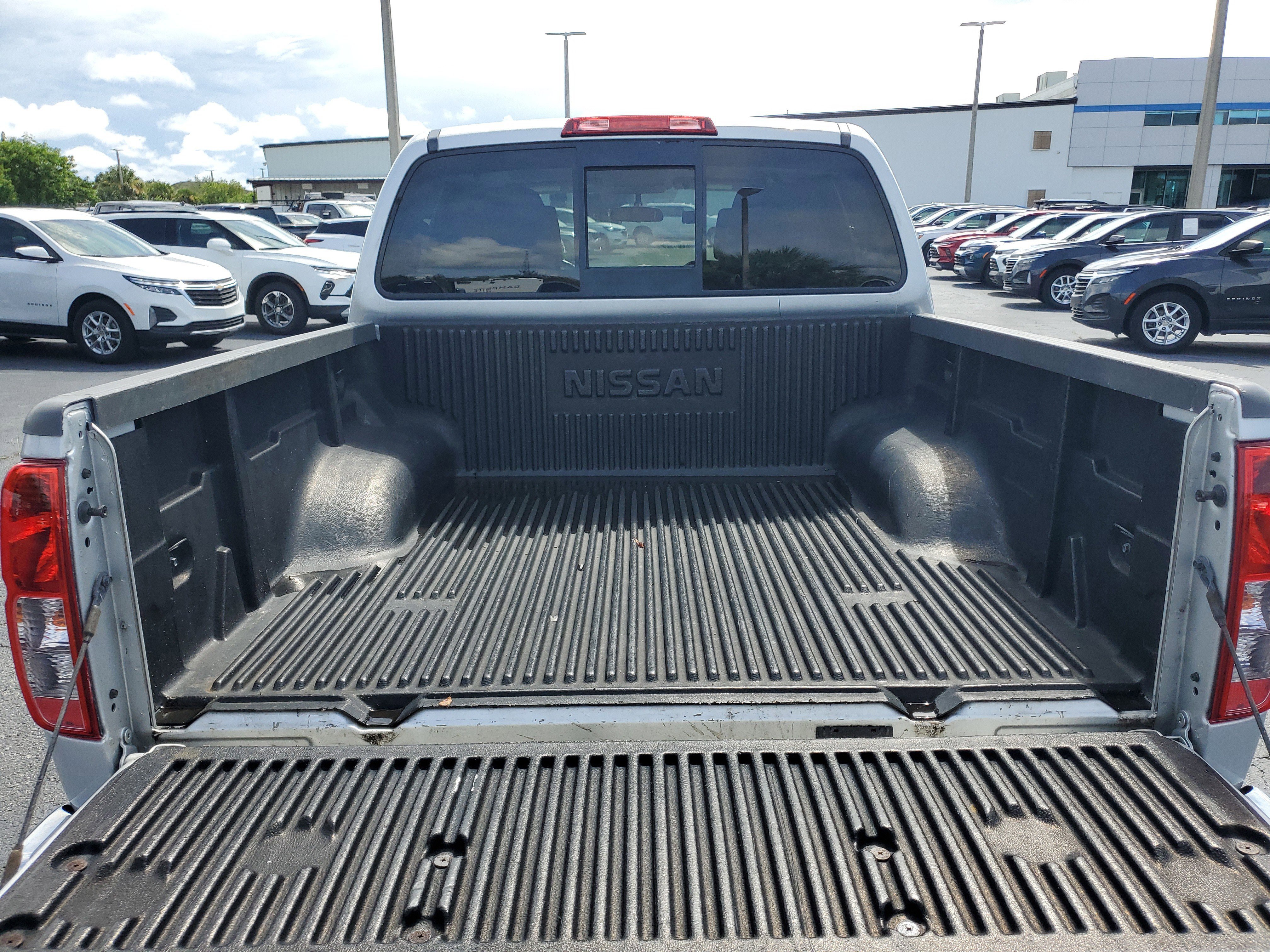 Used 2017 Nissan Frontier SV image 11