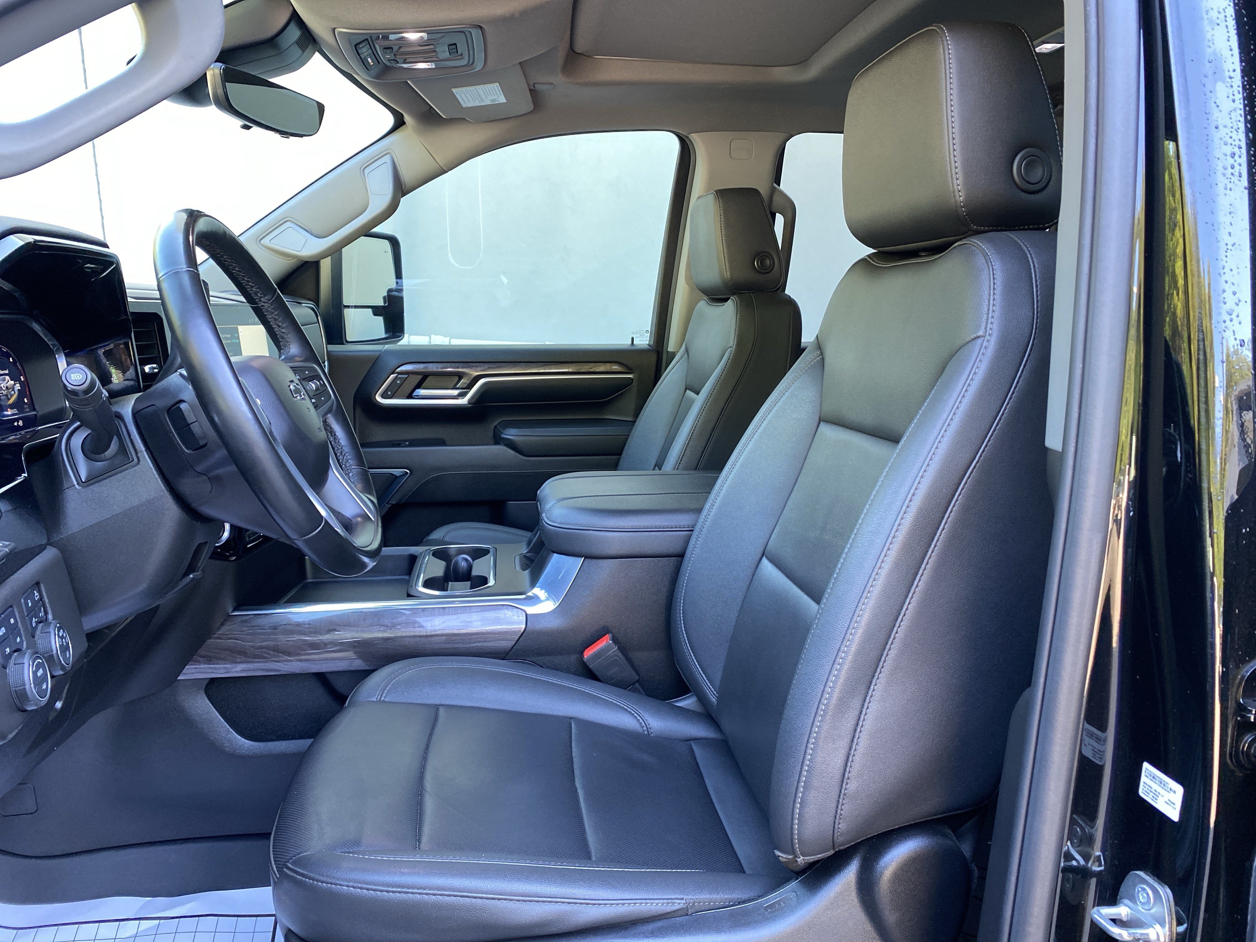 Used 2024 Chevrolet Silverado 2500 LTZ w/ LTZ Plus Package AWD/4WD image 16
