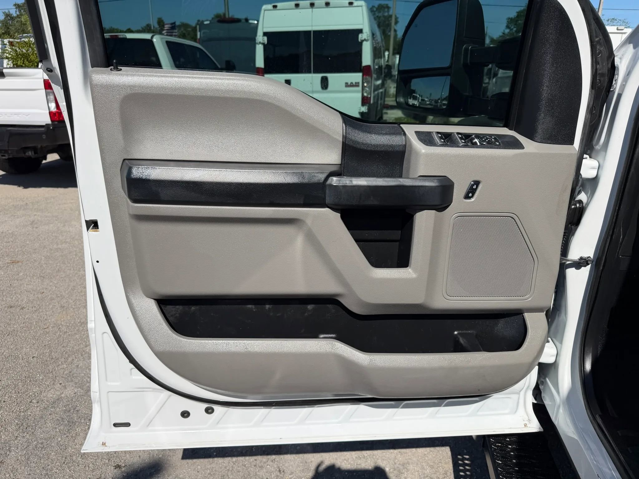 Used 2018 Ford F350 XL w/ Power Equipment Group AWD/4WD image 9