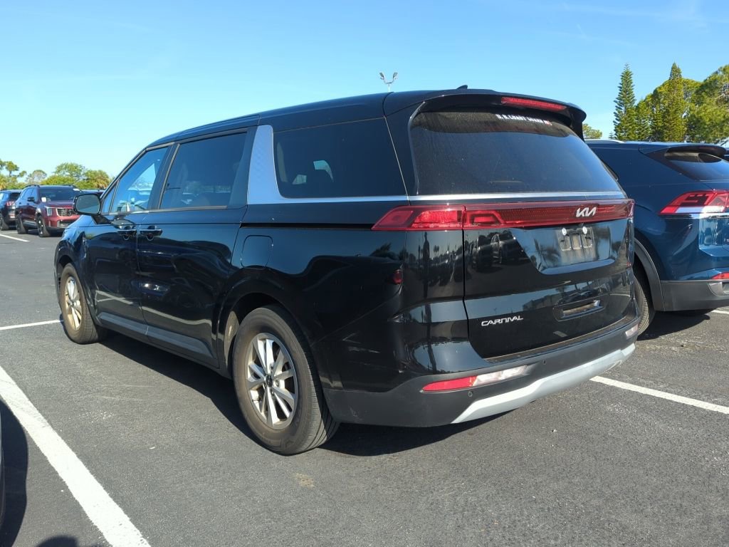 Certified 2023 Kia Carnival LX image 8