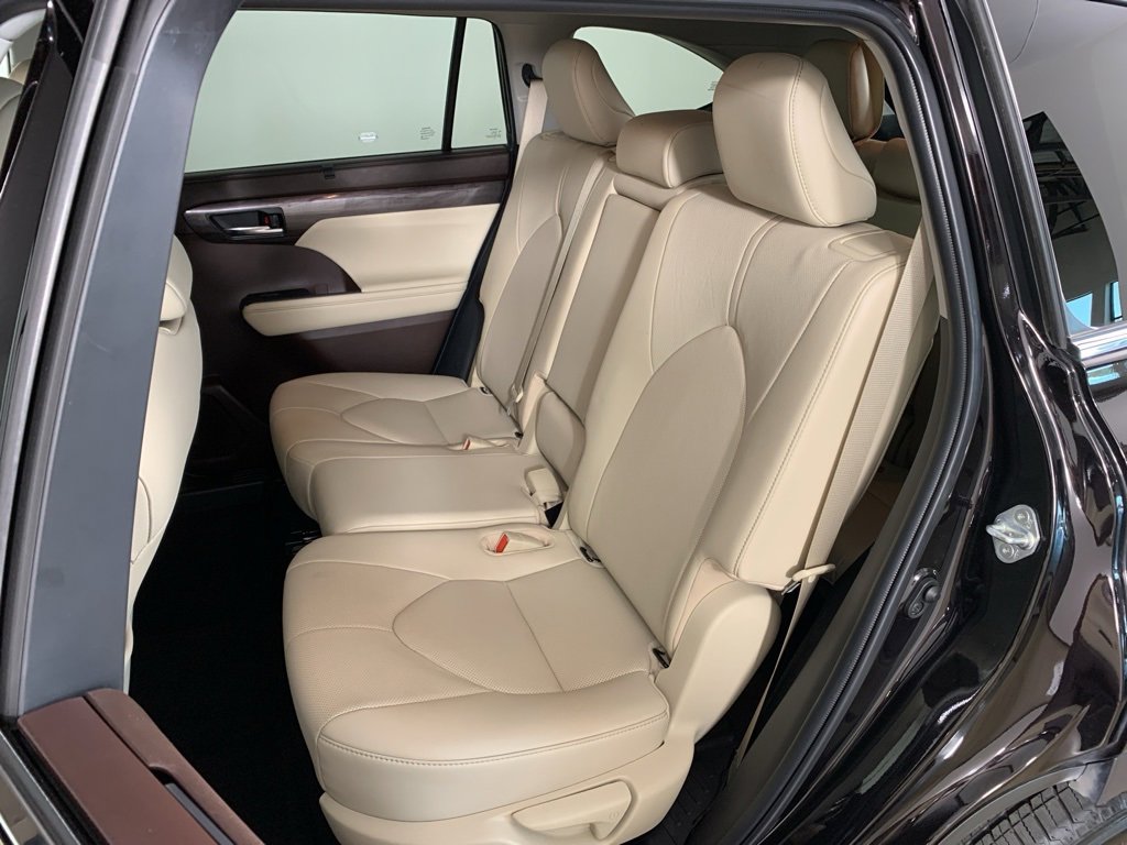 Used 2022 Toyota Highlander Limited image 35