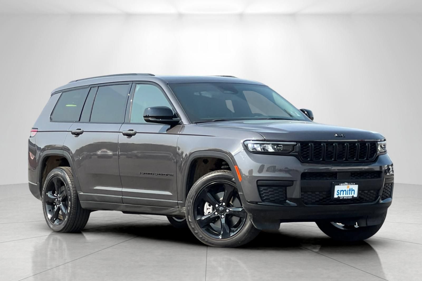 Used 2025 Jeep Grand Cherokee L Altitude AWD/4WD image 2