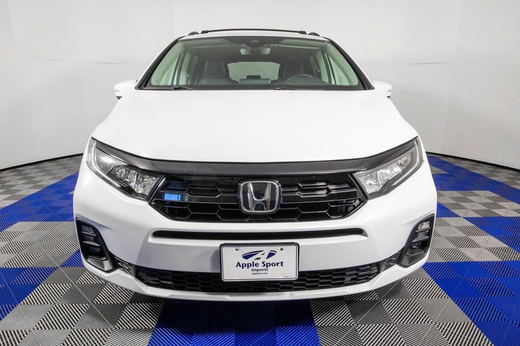 Used 2025 Honda Odyssey Touring image 2