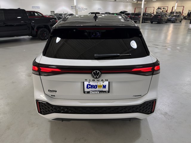 New 2026 Volkswagen Tiguan SE R-Line AWD/4WD image 8