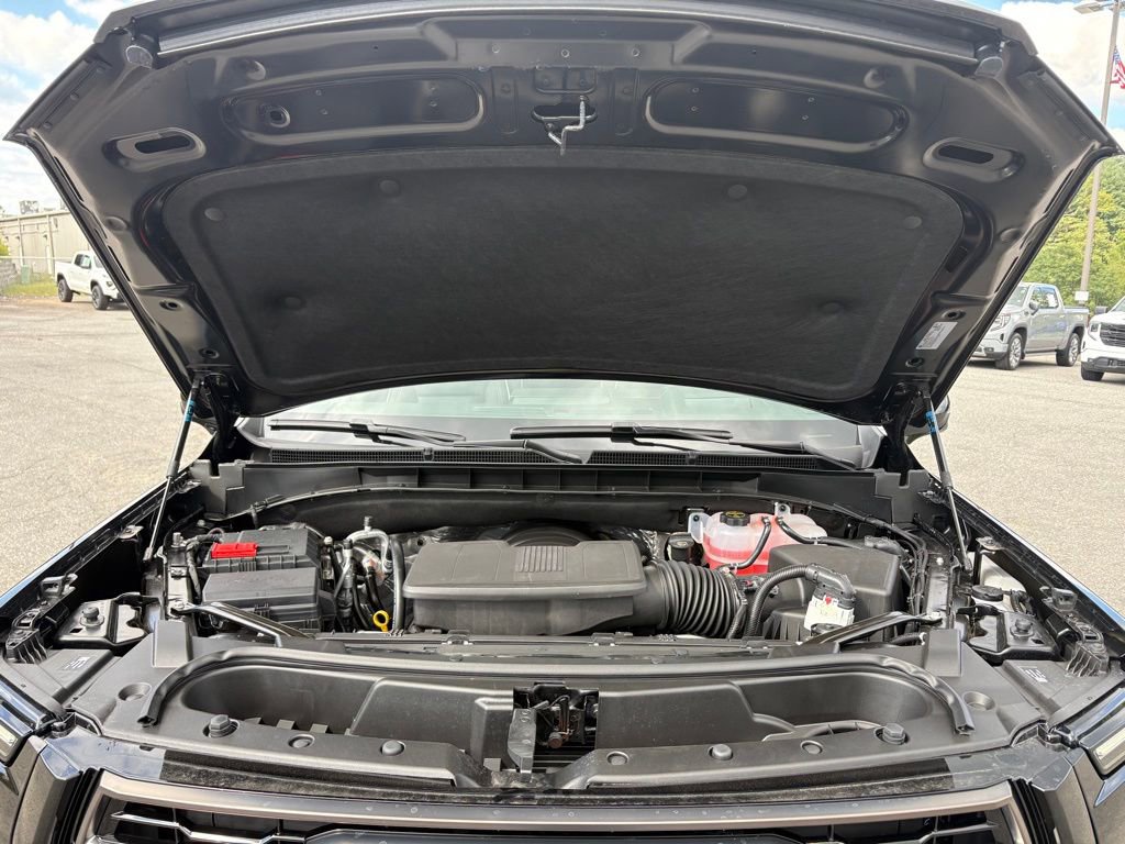 New 2025 GMC Yukon AT4 Ultimate w/ LPO, Floor Liner Package image 20