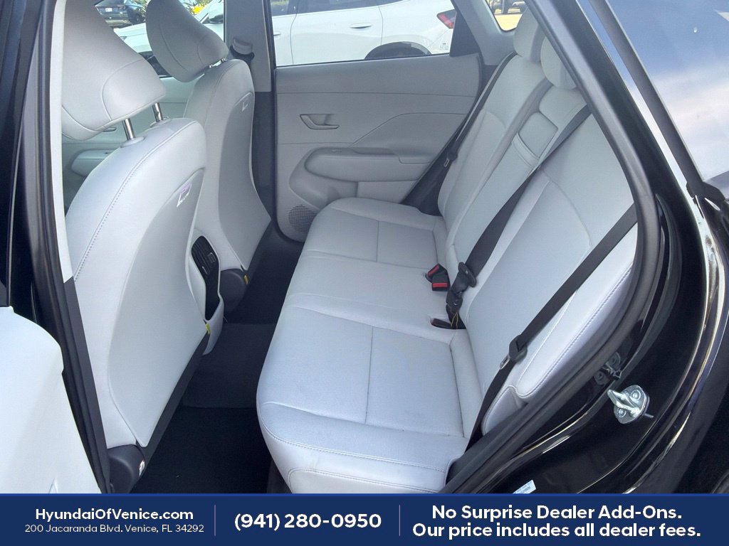 Used 2025 Hyundai Kona SEL FWD image 3