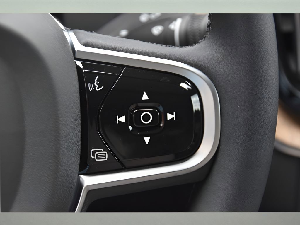 Certified 2026 Volvo XC60 B5 Core w/ Protection Package Premier image 31