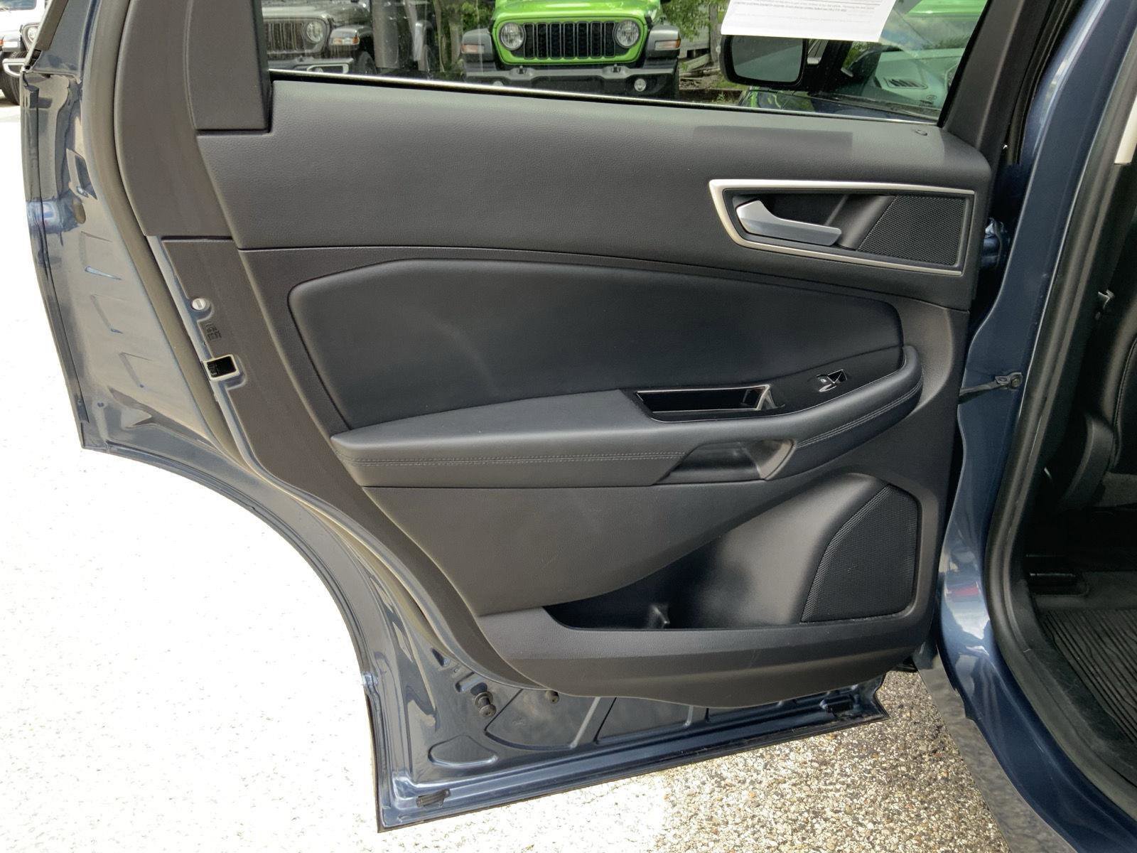 Used 2019 Ford Edge SEL w/ Equipment Group 201A AWD/4WD image 51