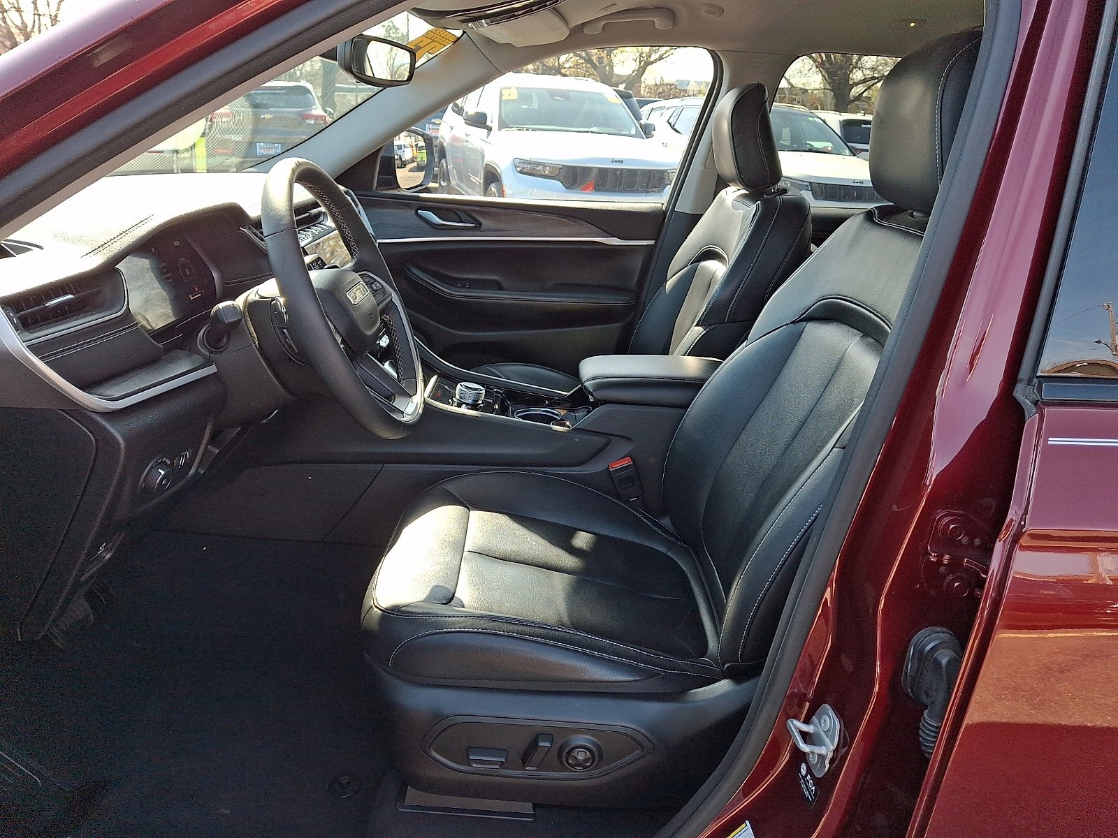 Used 2023 Jeep Grand Cherokee L Limited AWD/4WD image 14