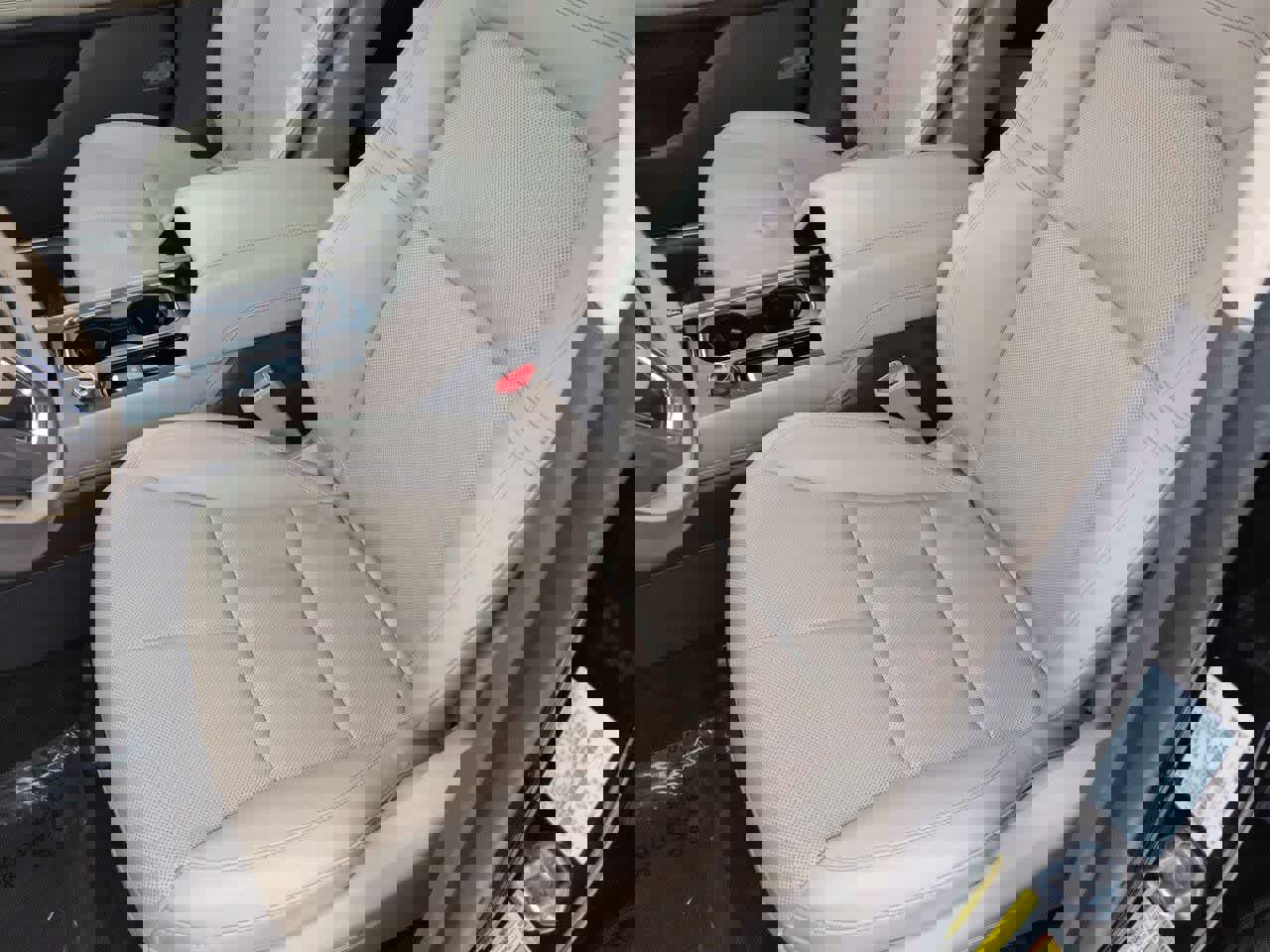 Used 2021 Lincoln Corsair Reserve w/ Equipment Group 201A image 16