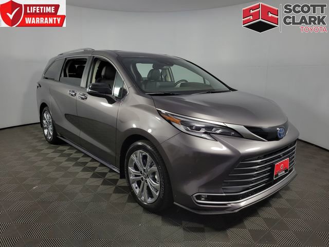 Used 2023 Toyota Sienna Platinum image 1