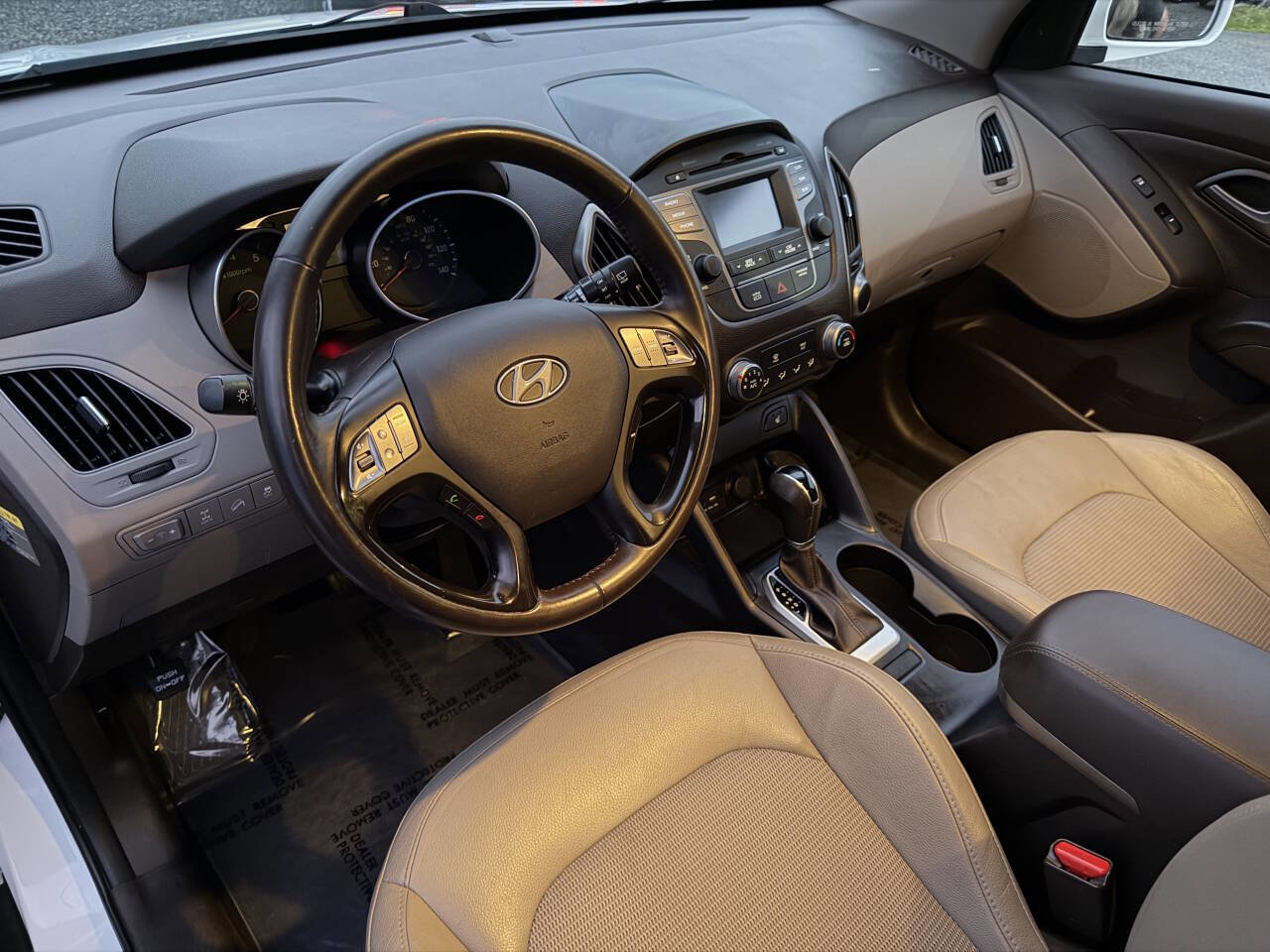 Used 2015 Hyundai Tucson SE image 15