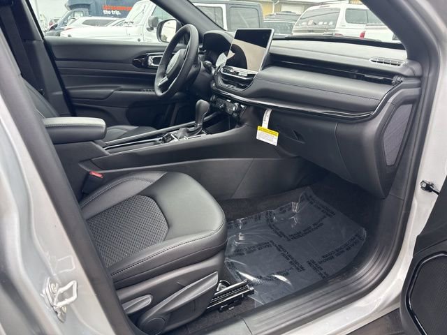 New 2026 Jeep Compass Latitude AWD/4WD image 9