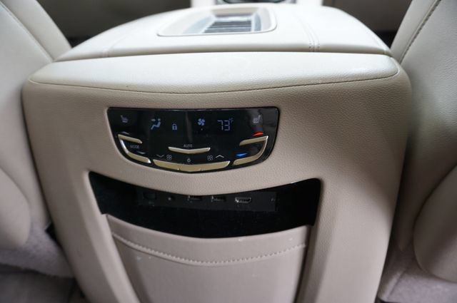 Used 2019 Cadillac Escalade ESV Luxury RWD image 23