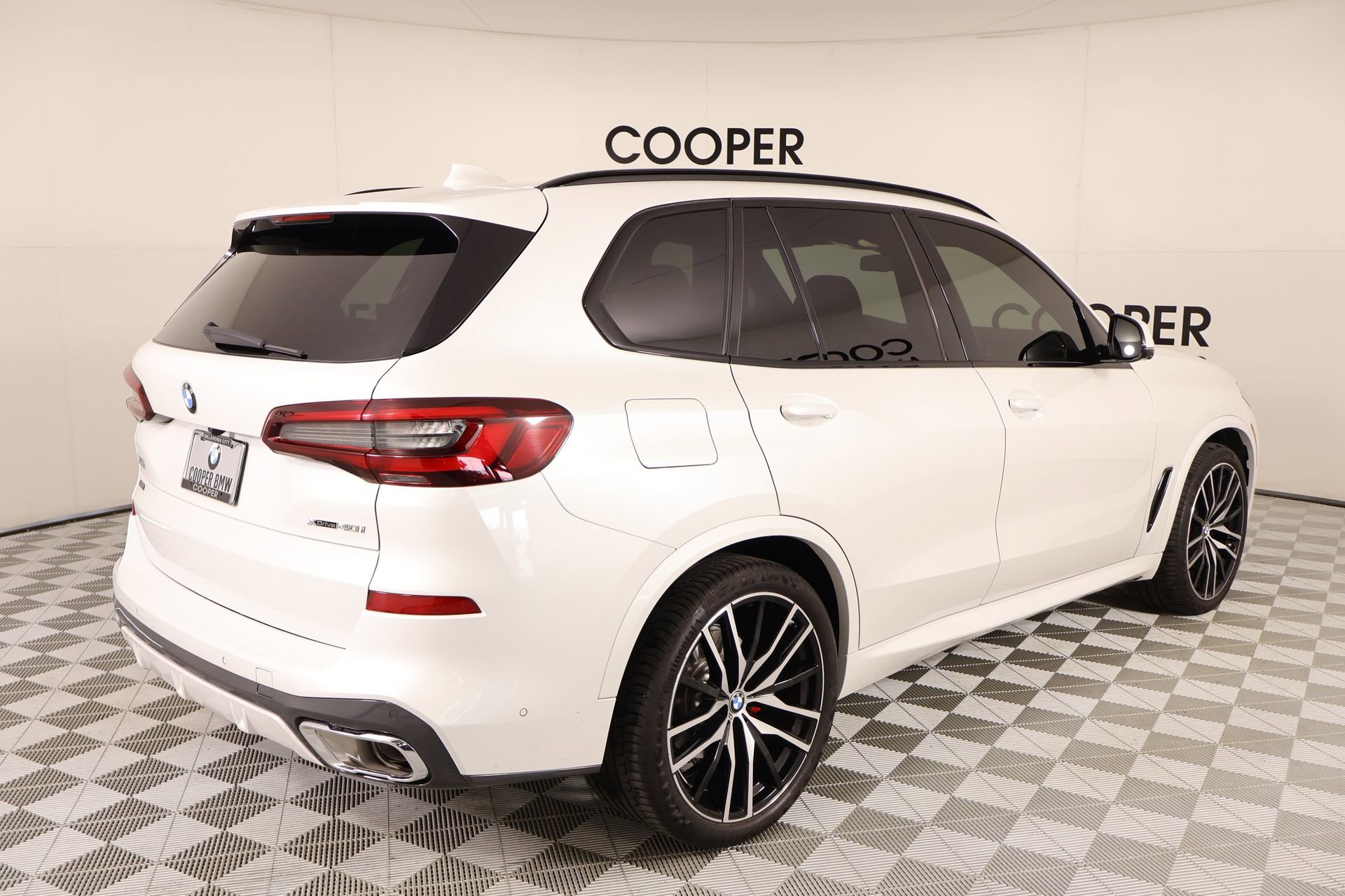Used 2023 BMW X5 xDrive40i w/ M Sport Package image 22