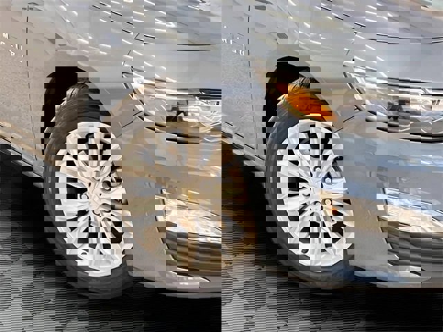 Certified 2024 Chevrolet Malibu LT image 2