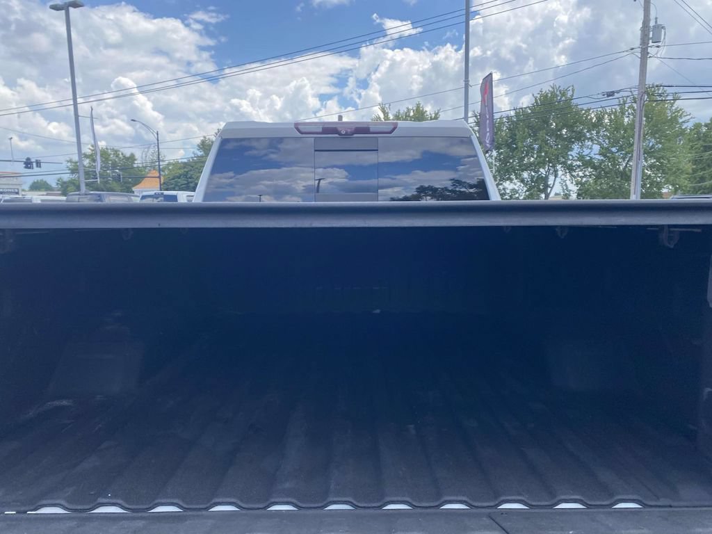 Used 2020 Chevrolet Silverado 2500 High Country w/ Technology Package AWD/4WD image 13