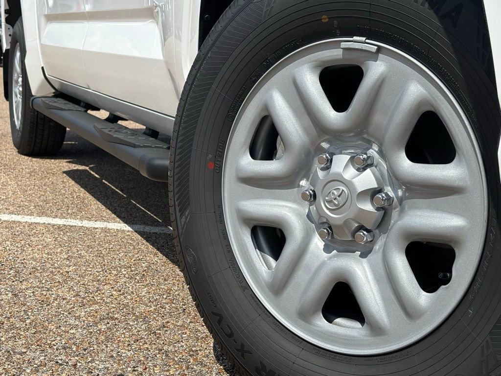 New 2026 Toyota Tundra SR image 2