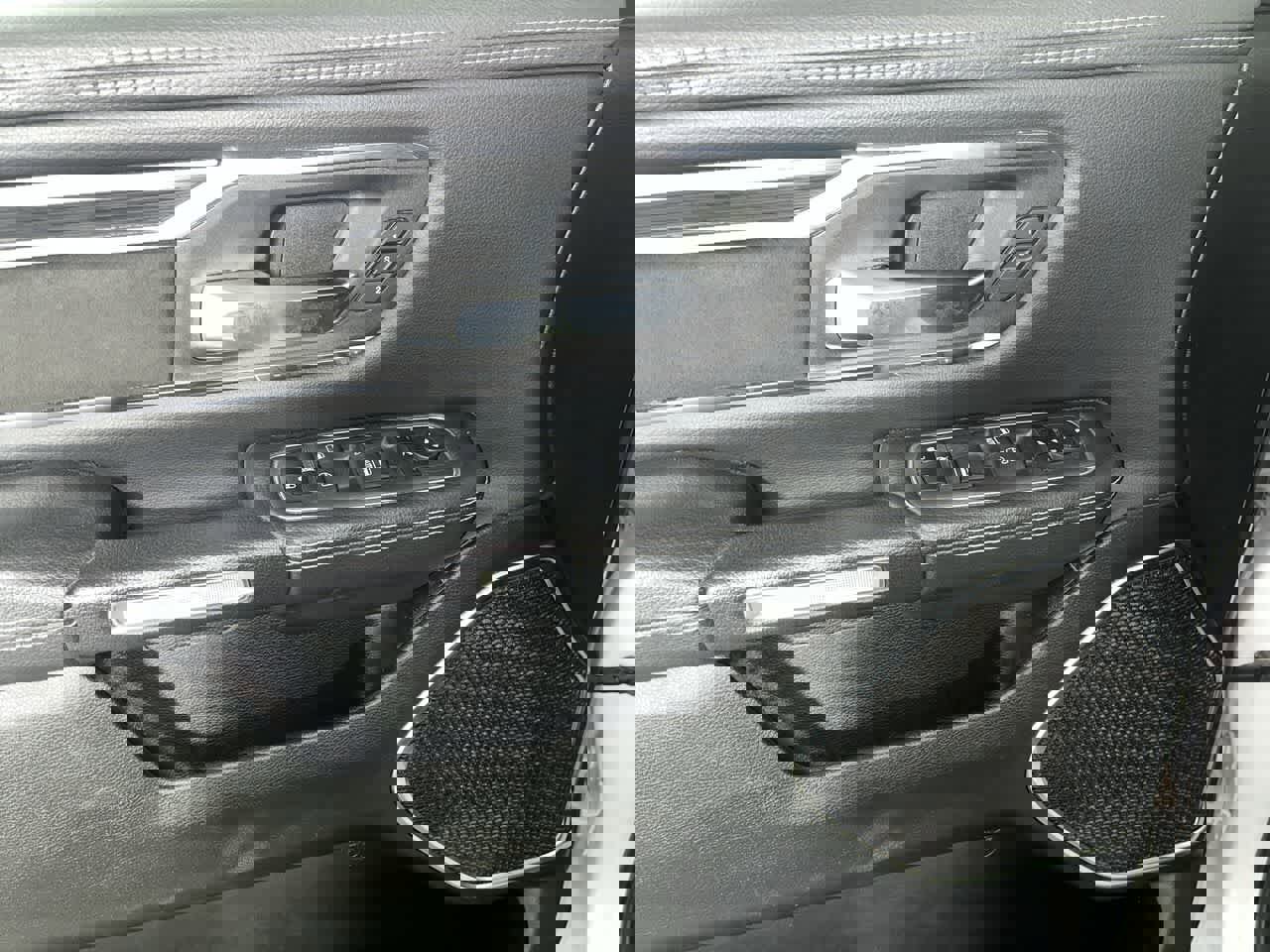 Used 2024 RAM 1500 Laramie image 13