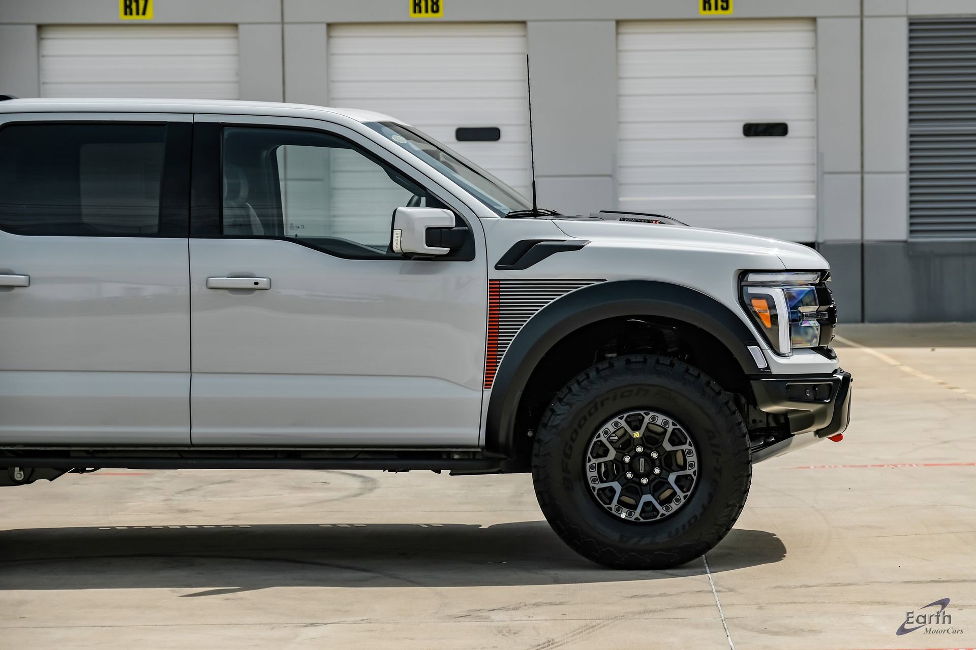 Used 2026 Ford F150 Raptor AWD/4WD image 22