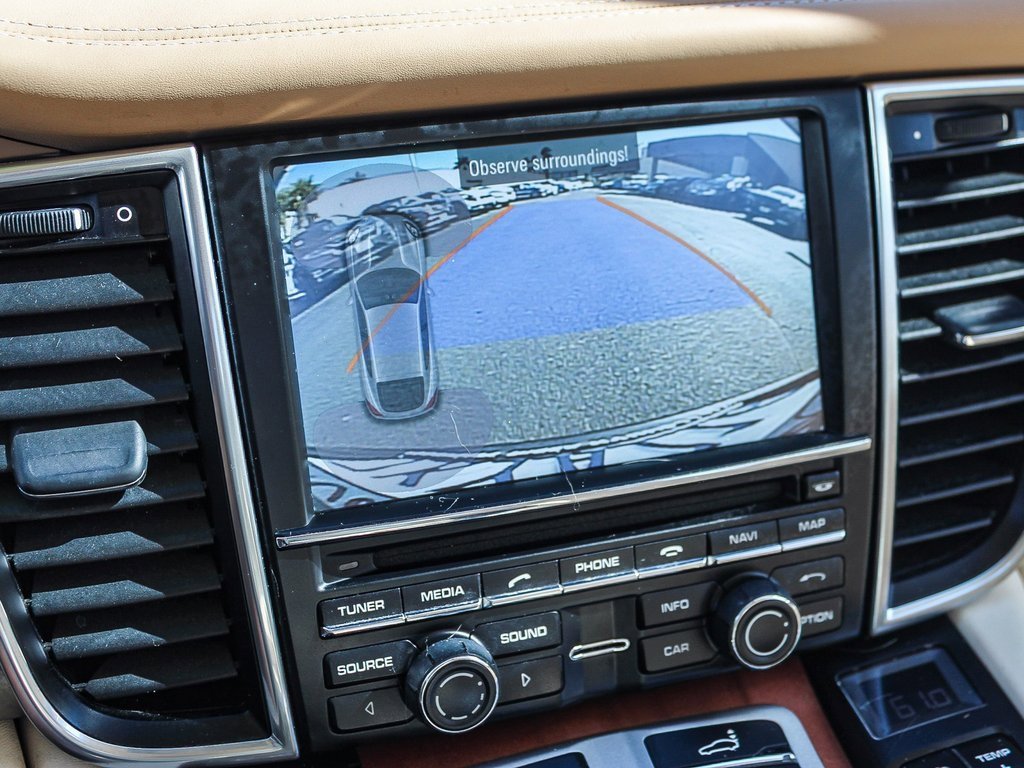 Used 2015 Porsche Panamera S image 26