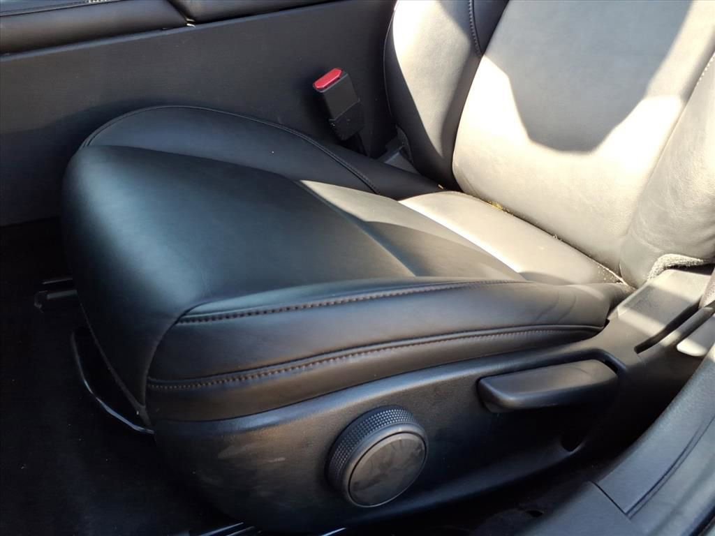 Used 2024 MAZDA MAZDA3 s FWD image 19