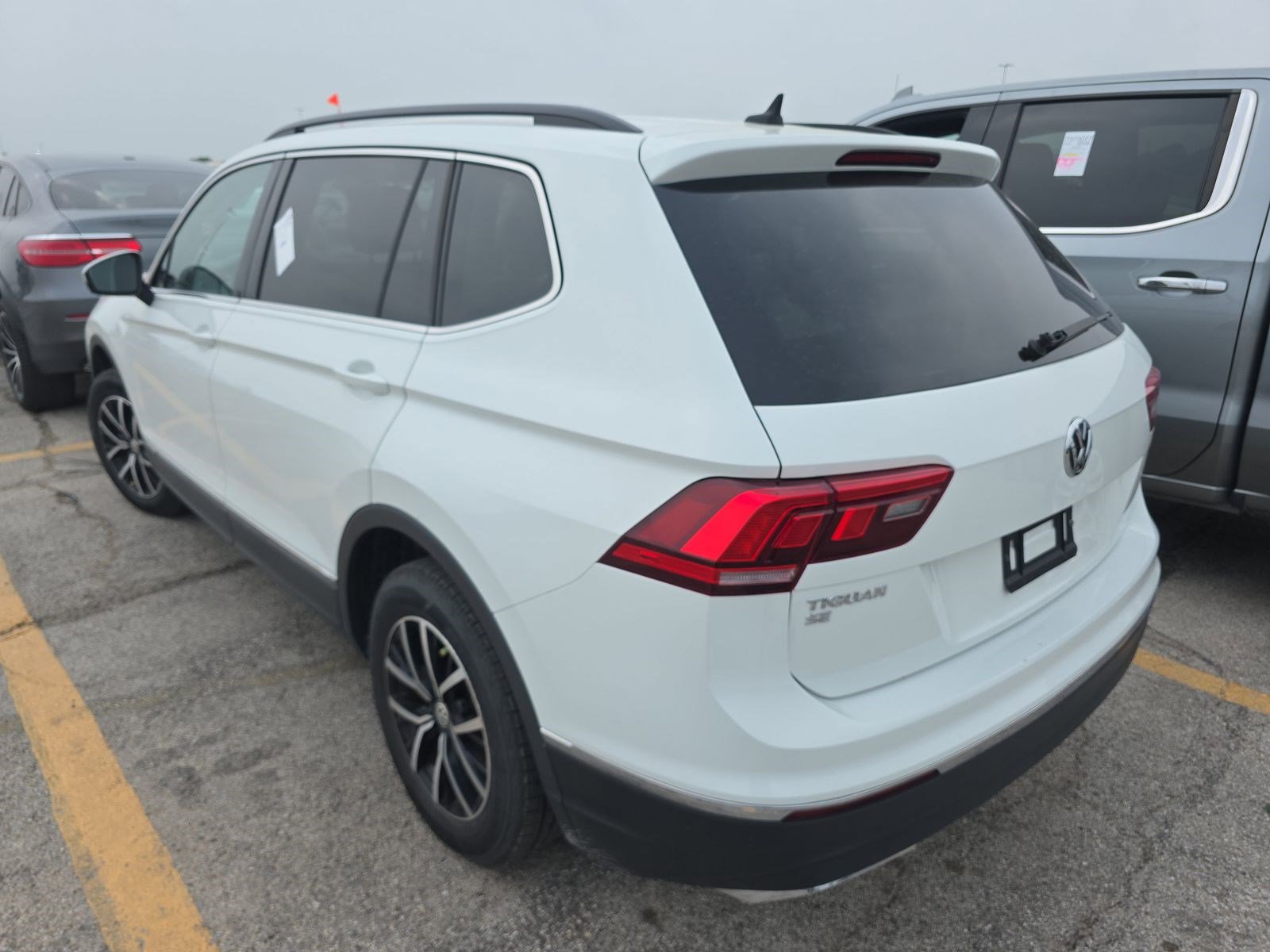 Used 2021 Volkswagen Tiguan SE FWD image 8