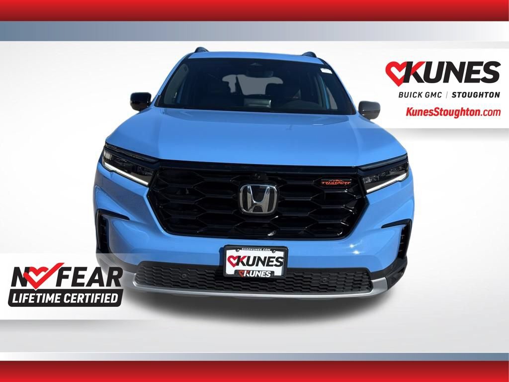 Used 2025 Honda Pilot TrailSport image 5