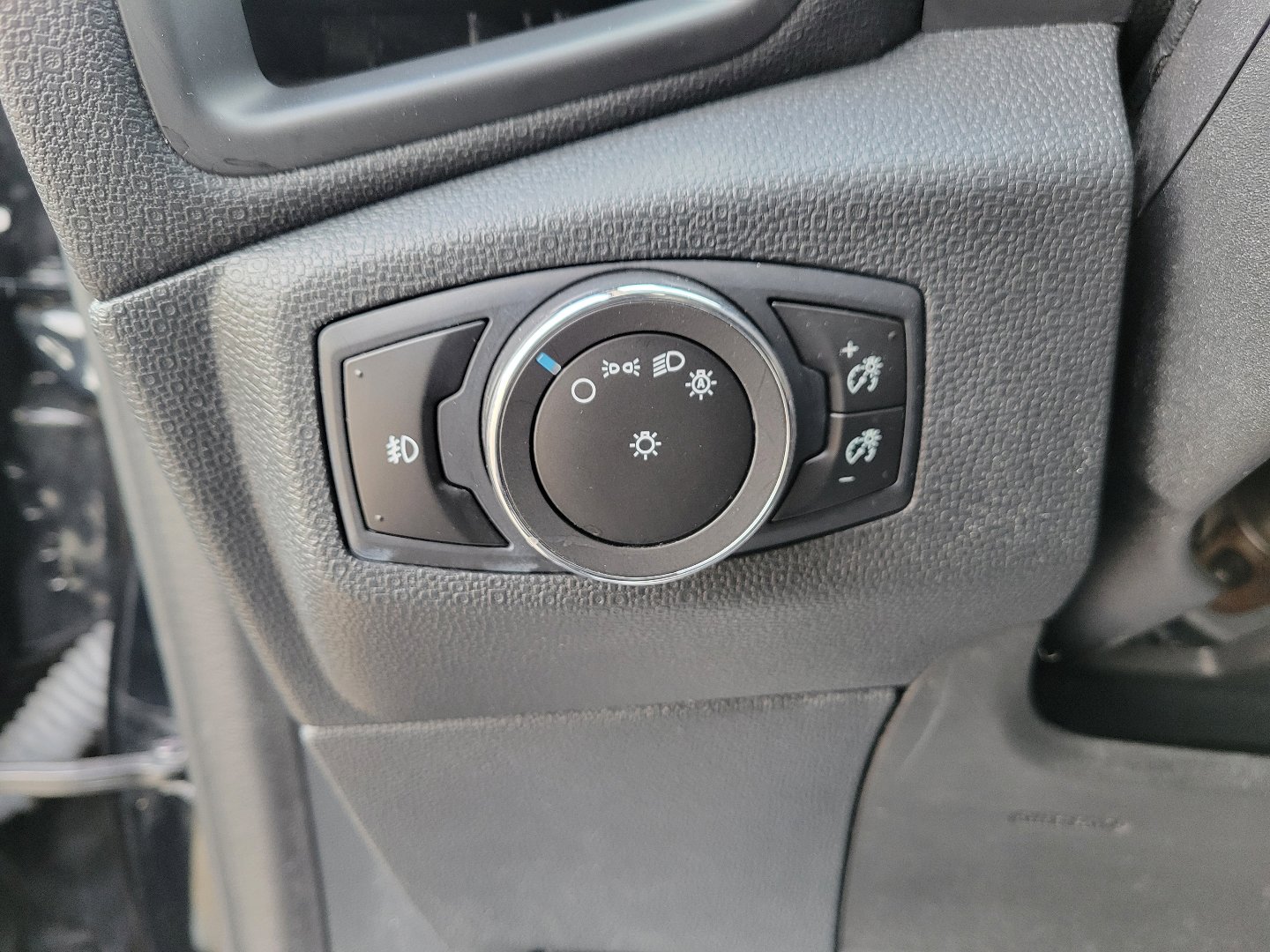 Used 2018 Ford EcoSport SES w/ SES Cold Weather Package image 20