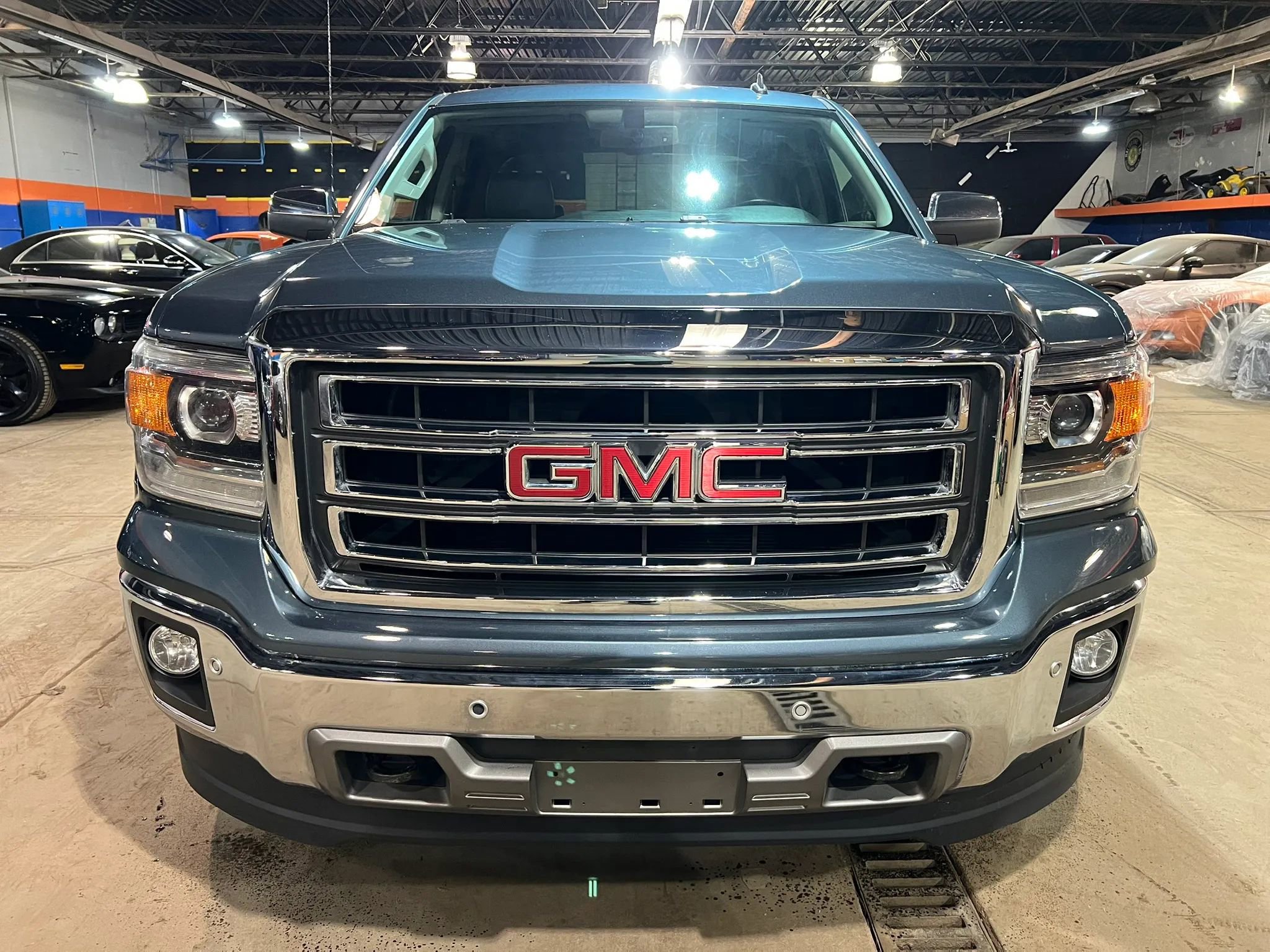 Used 2014 GMC Sierra 1500 SLT w/ SLT Crew Cab Value Package image 9