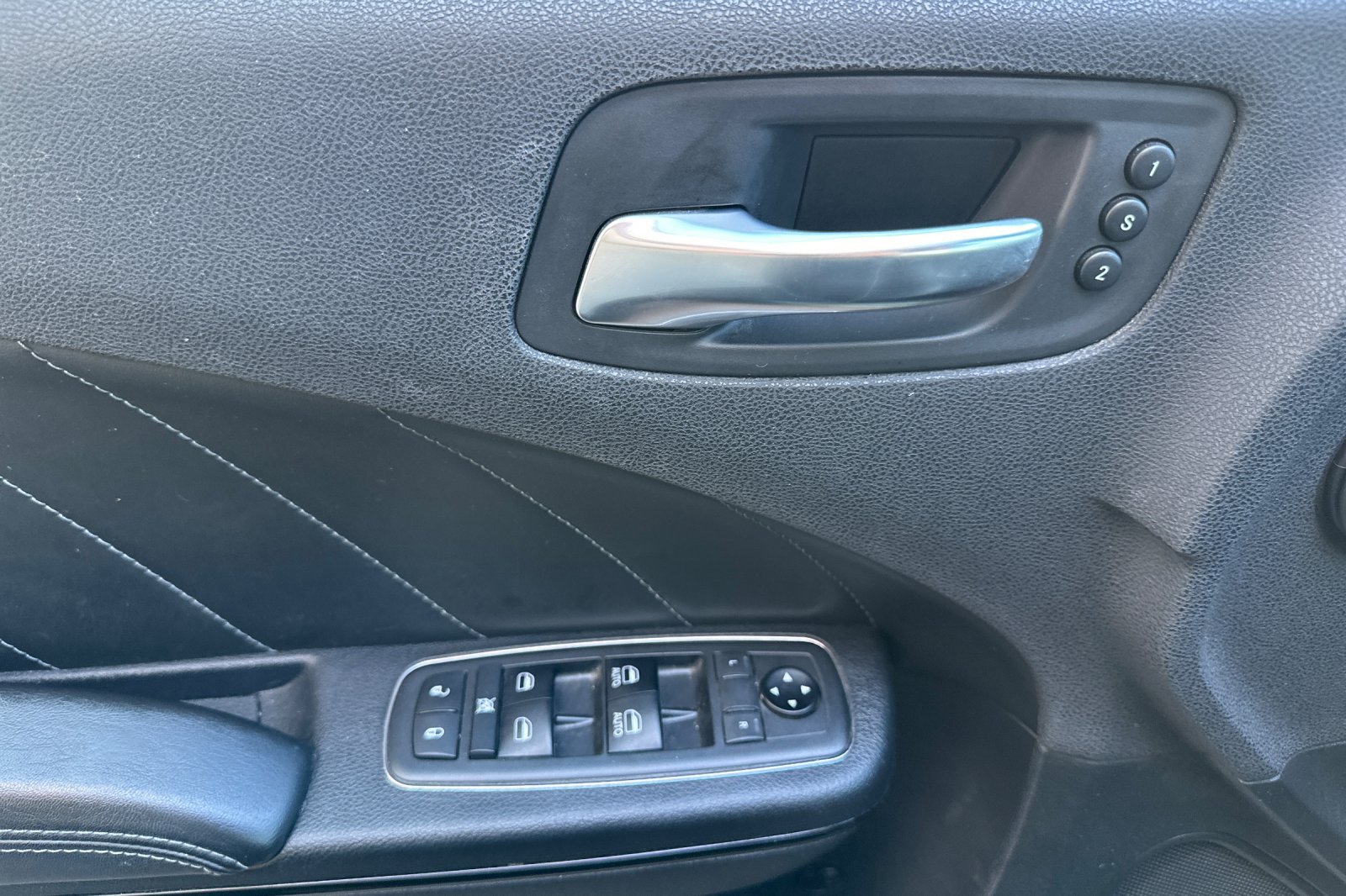 Used 2019 Dodge Charger SXT w/ Plus Group RWD image 11