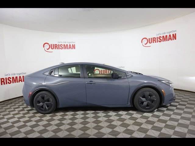 Used 2025 Toyota Prius LE image 15