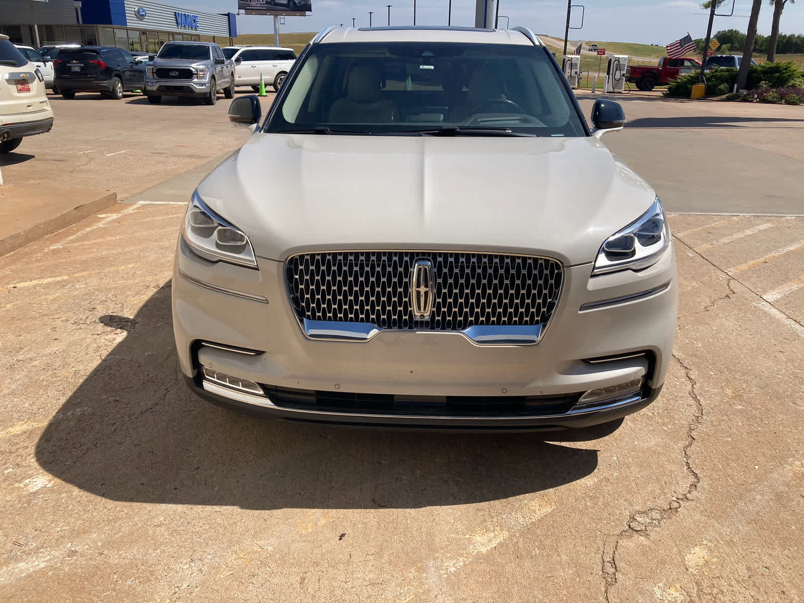Used 2022 Lincoln Aviator Reserve w/ Equipment Group 201A AWD/4WD image 12
