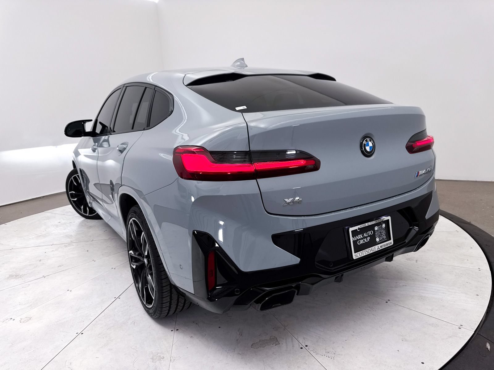 Used 2024 BMW X4 M40i w/ Parking Assistance Package AWD/4WD image 9