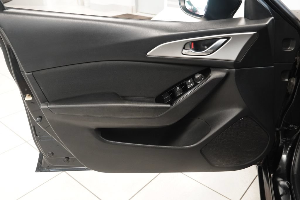 Used 2017 MAZDA MAZDA3 Sport FWD image 16